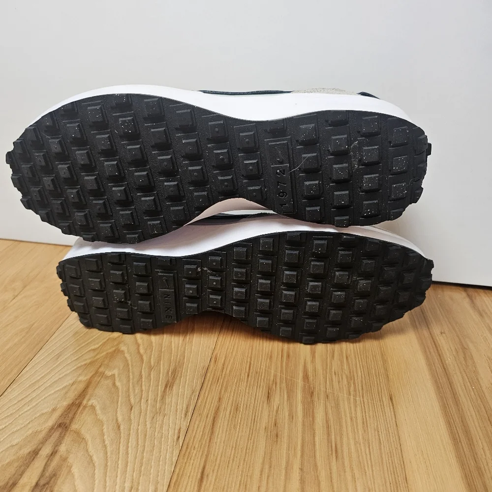 Nike Waffle Debut Light Silver Valerian‎ Blue Sneaker DH9523-005 Women’s Size 10